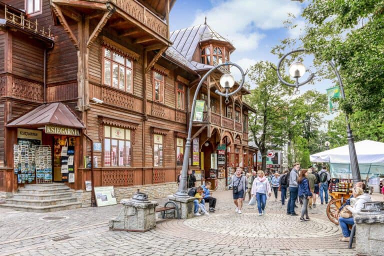 Krupówki – czego nie wiesz o najsłynniejszej ulicy w Zakopanem?