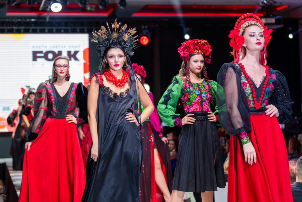 Pokaz mody „Folk Design” Anety Larysy Knap