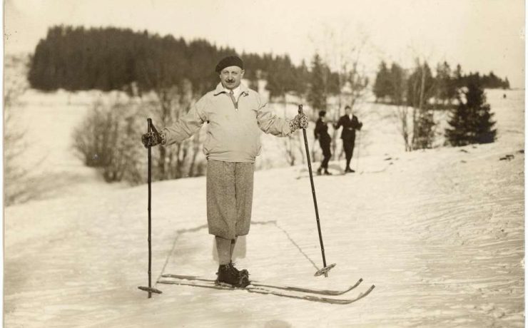 Kornel Makuszynski na nartach ok. 1930
