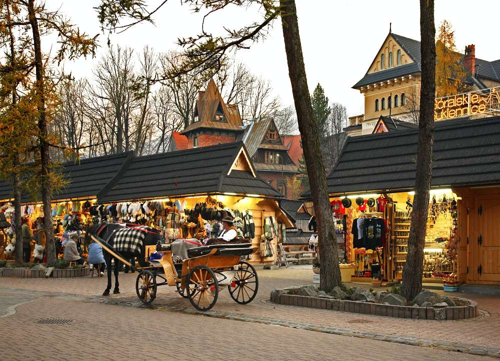 Krupówki to jeden z najsłynniejszych deptaków w Polsce