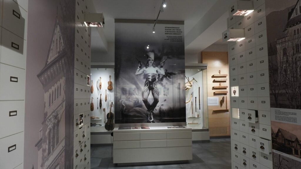 Gmach glowny Muzeum Tatrzanskiego