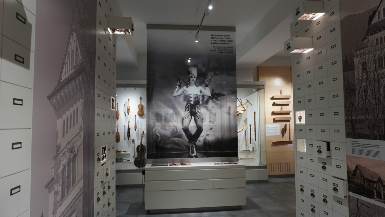 Weekend Seniora z kulturą 1 Gmach glowny Muzeum Tatrzanskiego