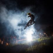 Video relacja z ekstremalnej imprezy rowerowej Joy Ride Night Downhill
