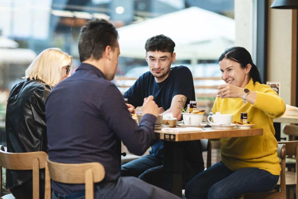 Restauracja Gwarno - Dobra regionalna kuchnia, miła obsługa i widok na Giewont jak z obrazka. Czy jest coś lepszego w Zakopanem? Raczej nie.