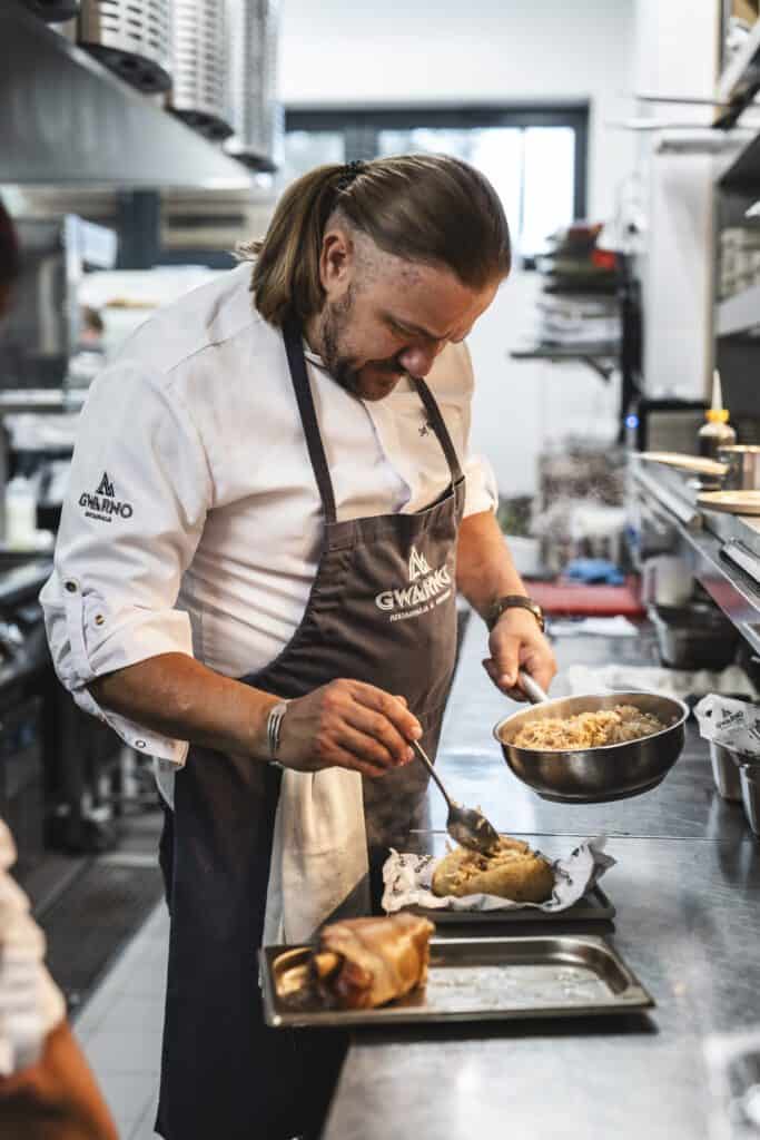 Restauracja Gwarno - Dobra regionalna kuchnia, miła obsługa i widok na Giewont jak z obrazka. Czy jest coś lepszego w Zakopanem? Raczej nie.