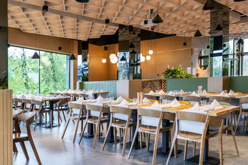 Restauracja Gwarno - Dobra regionalna kuchnia, miła obsługa i widok na Giewont jak z obrazka. Czy jest coś lepszego w Zakopanem? Raczej nie.