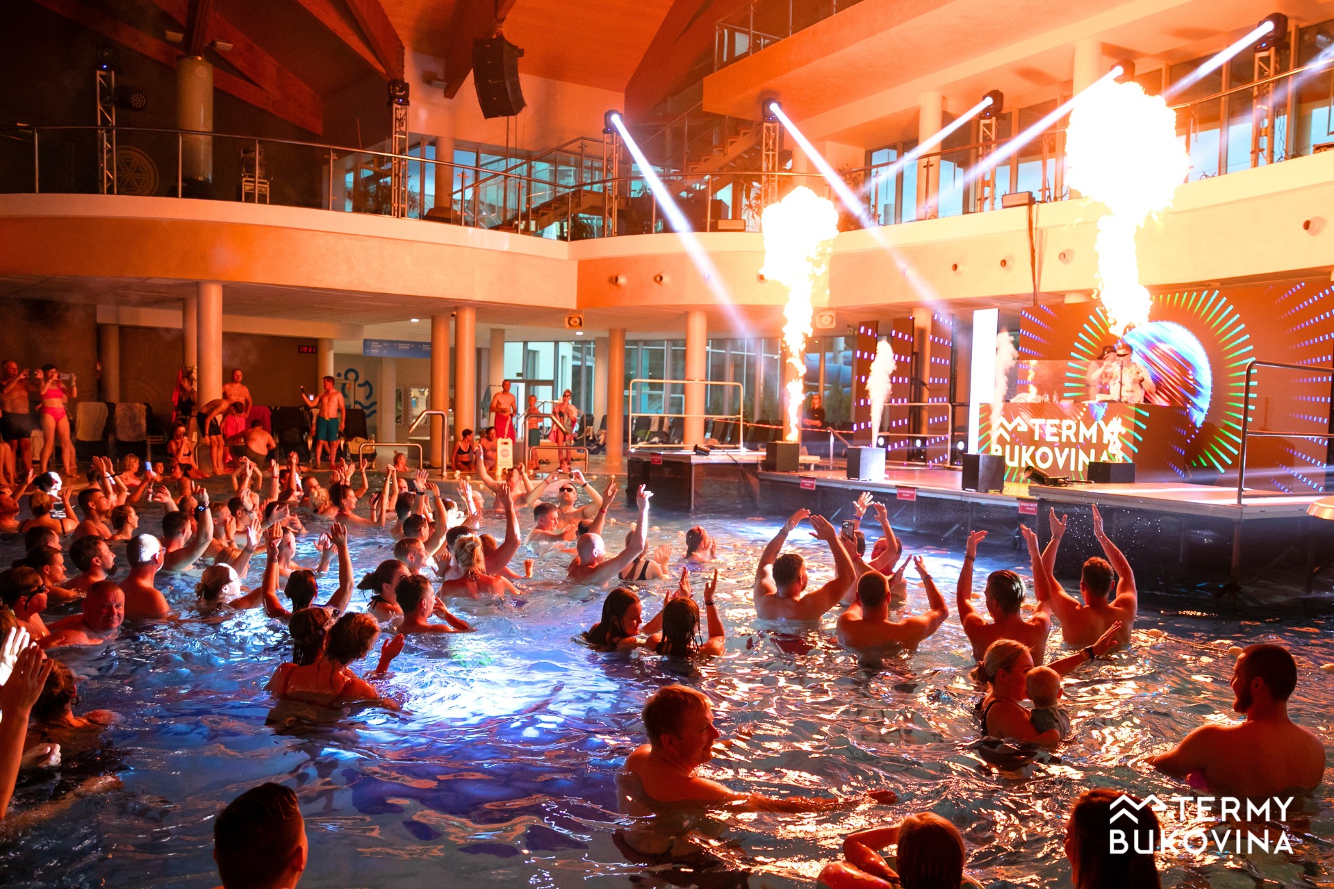 Sierpniowa Noc Basenów w Termach BUKOVINA 9 Sierpniowa Noc Basenów w Termach BUKOVINA