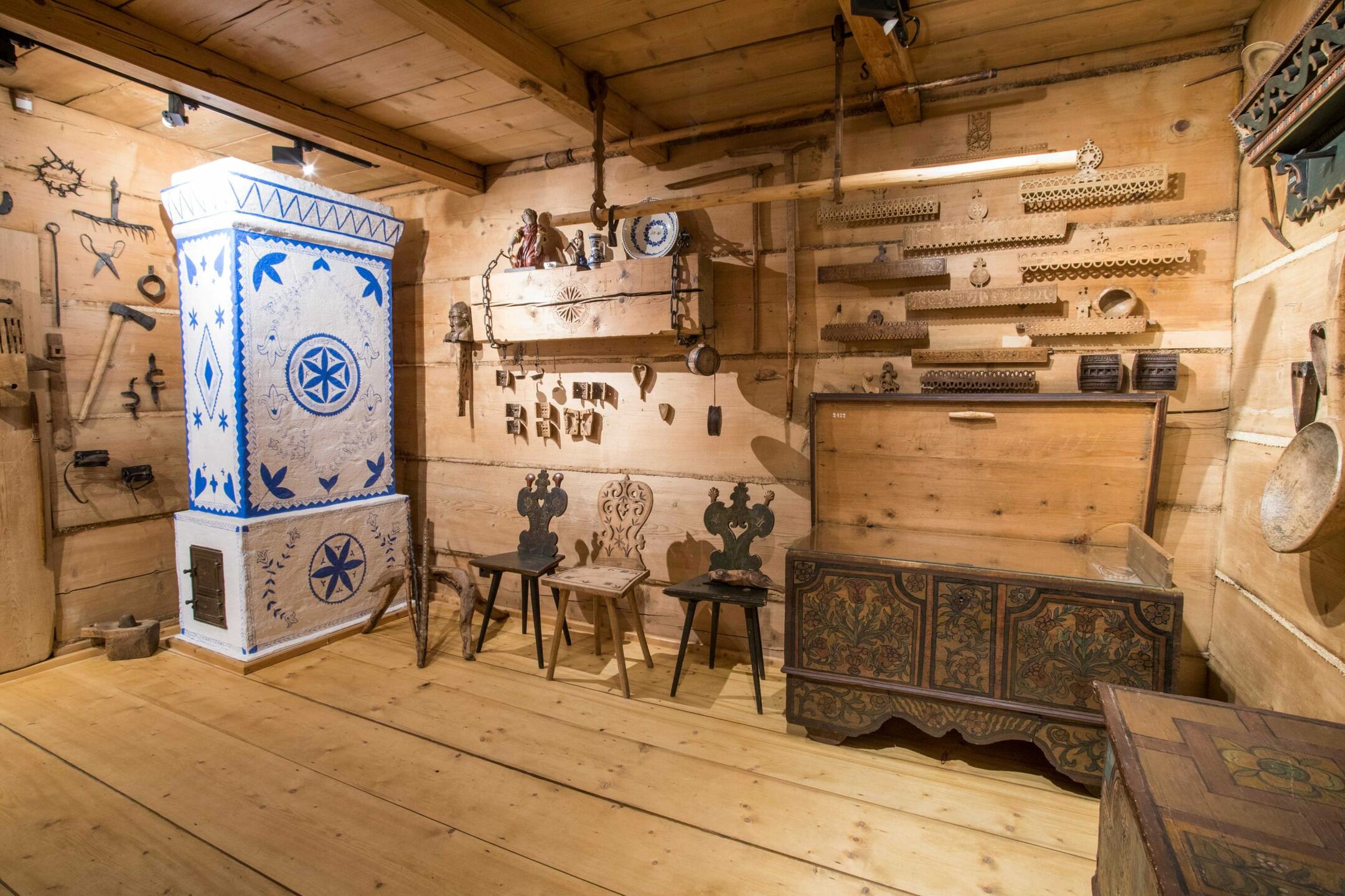 Łyżnik – niezwykła półeczka na łyżki z kolekcji Muzeum Tatrzańskiego