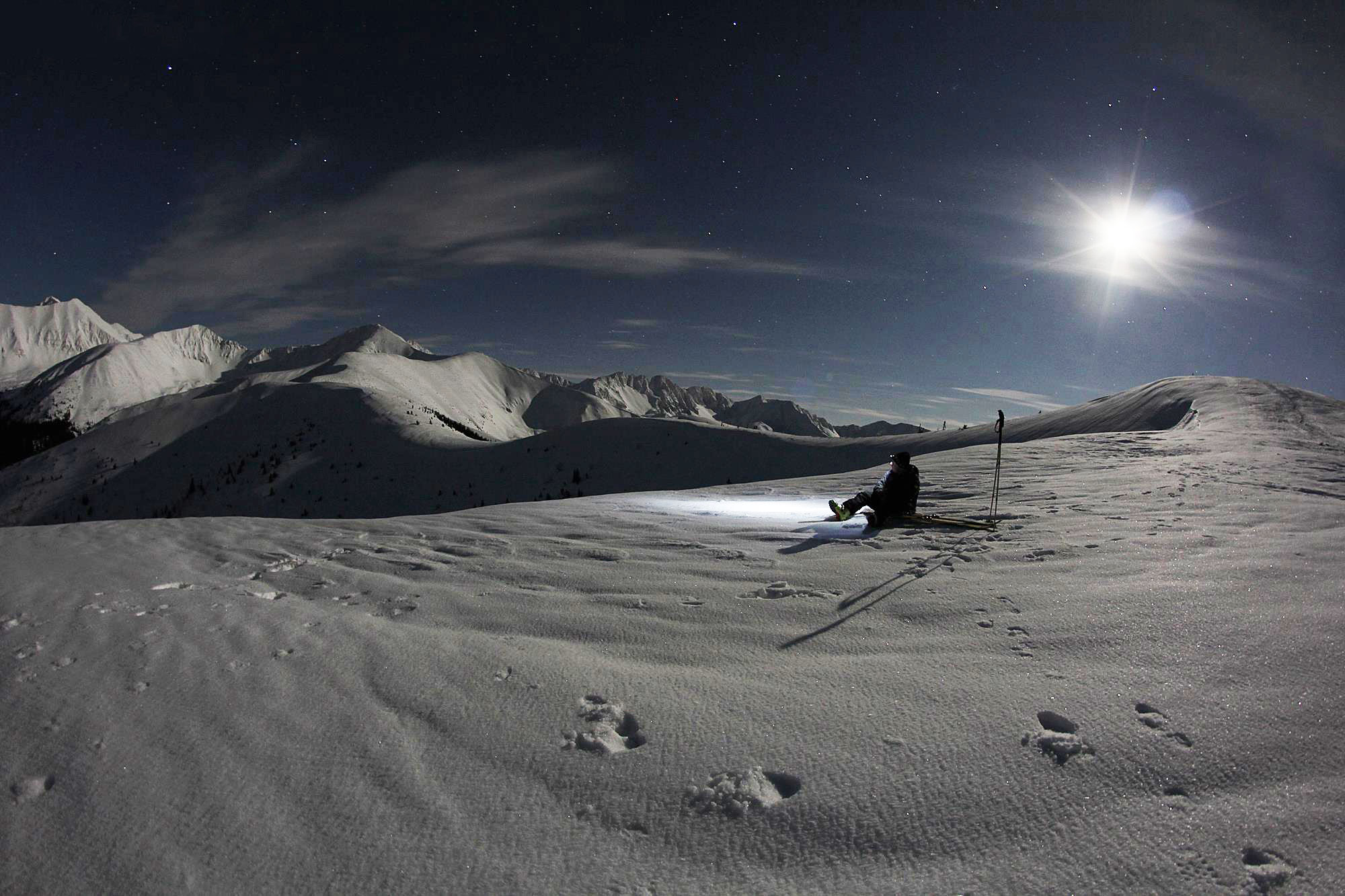 Nowe ograniczenie nocnych wyjść w Tatry zimą. Co się zmienia w Tatrzańskim Parku Narodowym